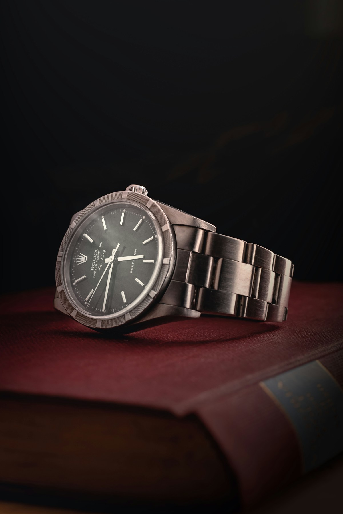 Sellita SW200-2 M hand-wound movement visible through the exhibition caseback