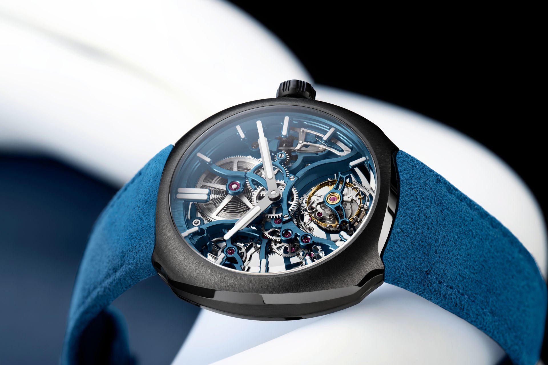 H. Moser Streamliner Tourbillon Skeleton Ceramic profile view showing case finishing and Alcantara strap