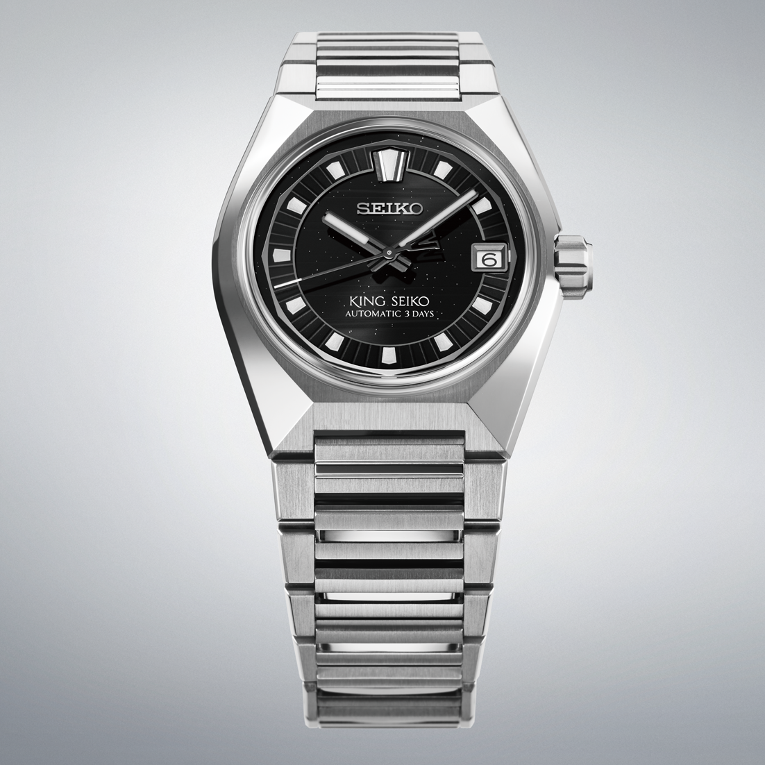King Seiko Vanac HKF005 three-quarter view faceted case and integrated bracelet