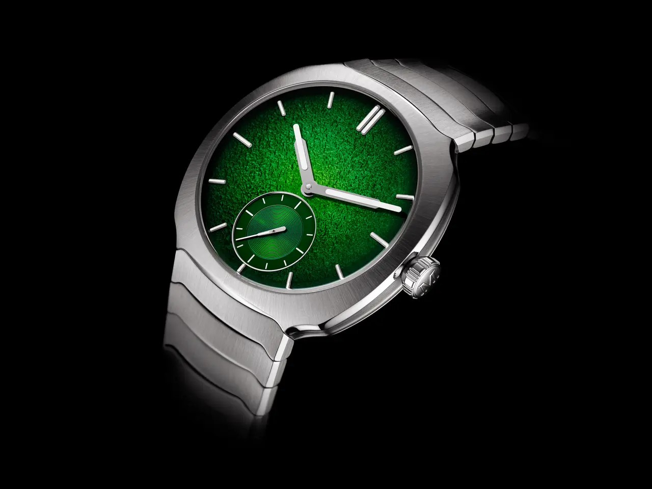 Close-up detail of the hand-hammered Grand Feu lime green enamel dial on the Streamliner Small Seconds